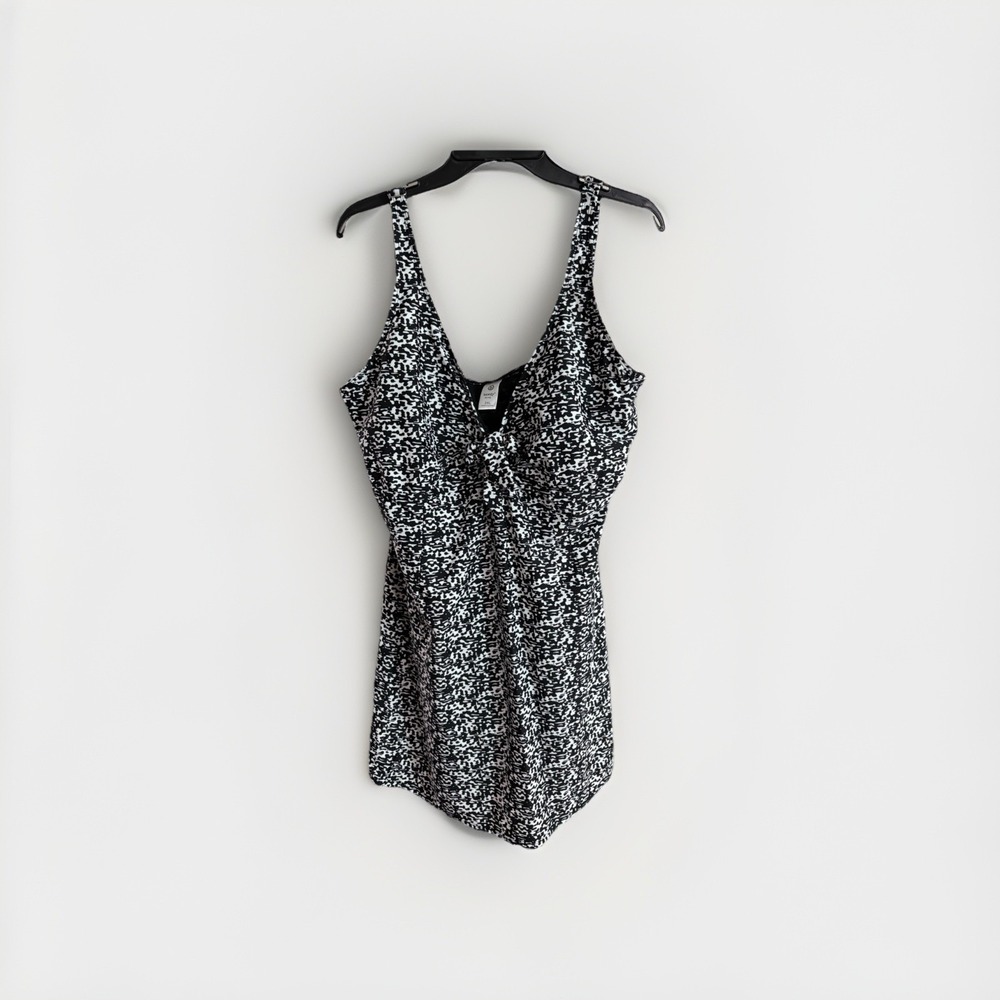bawdy womens black white‎ STRETCH top bottom SWIM SUIT one piece 3XL EUC A12